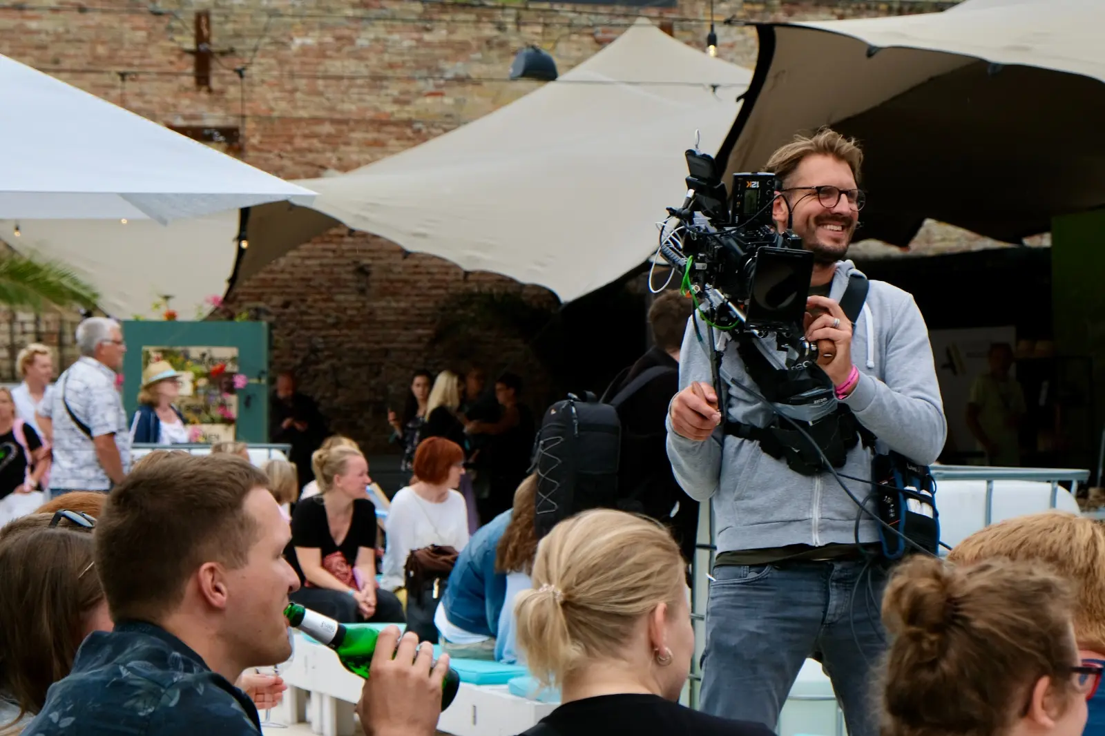 Das Team von Jakobs Medien bei einer Live-Produktion